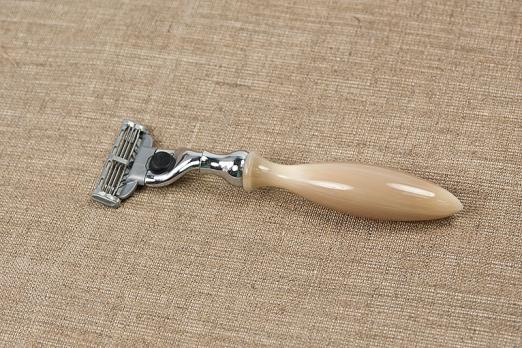 Бритва безопасная Vie-Long адаптированная под Mach3, натуральный рог