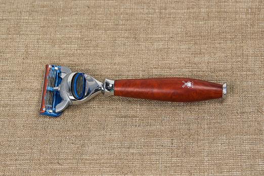 Бритвенный станок Muehle Pinsel  адаптированный под Фьюжн (бриар)