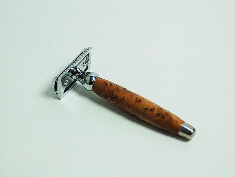 Станок для бритья Т-образный "прямой стрез": туя