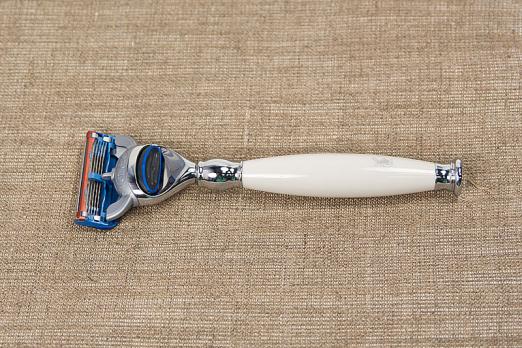 Станок бритвенный Muehle Pinsel адаптированная под  Gilette Fusion (фарфор)